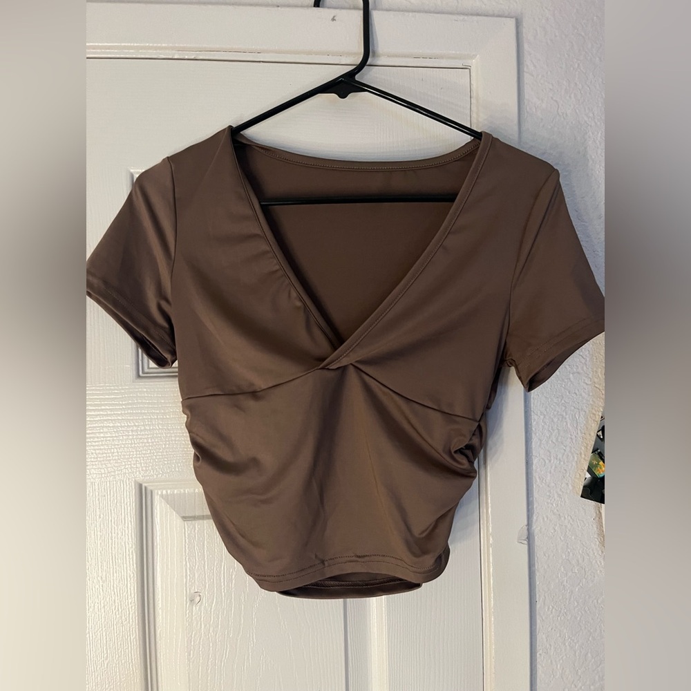 CALVAYA SOLID V-NECK SHORT SLEEVE TOP